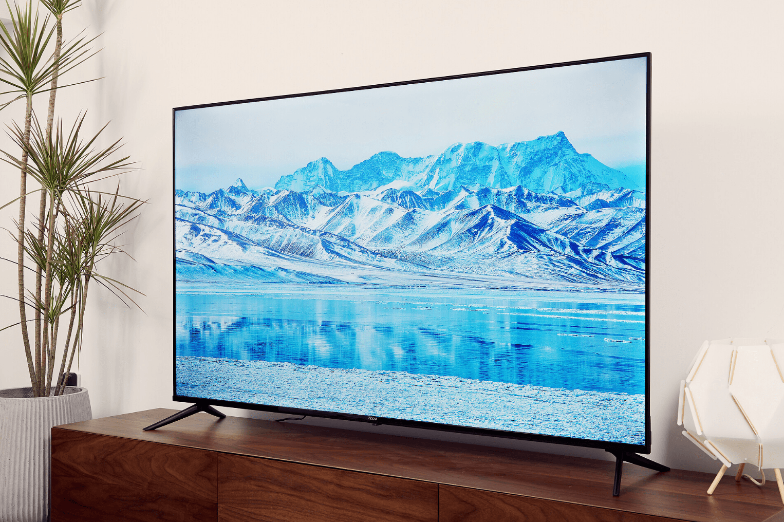 五一假期居家怎么过才有意思一台2199元的oppo电视解君愁