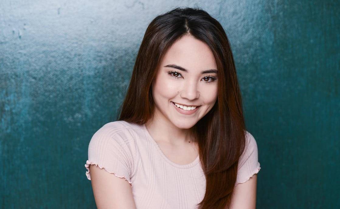 原创欧亚混血儿美女妮可儿霍夫说她是超女一点不为过