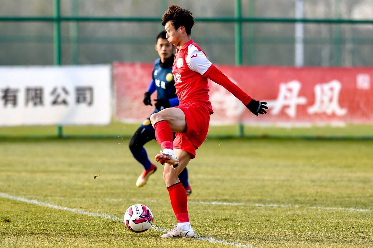 资深媒体人爆出争议猛料,球迷:中国足球真是笑料百出_唐晖_球员_保证