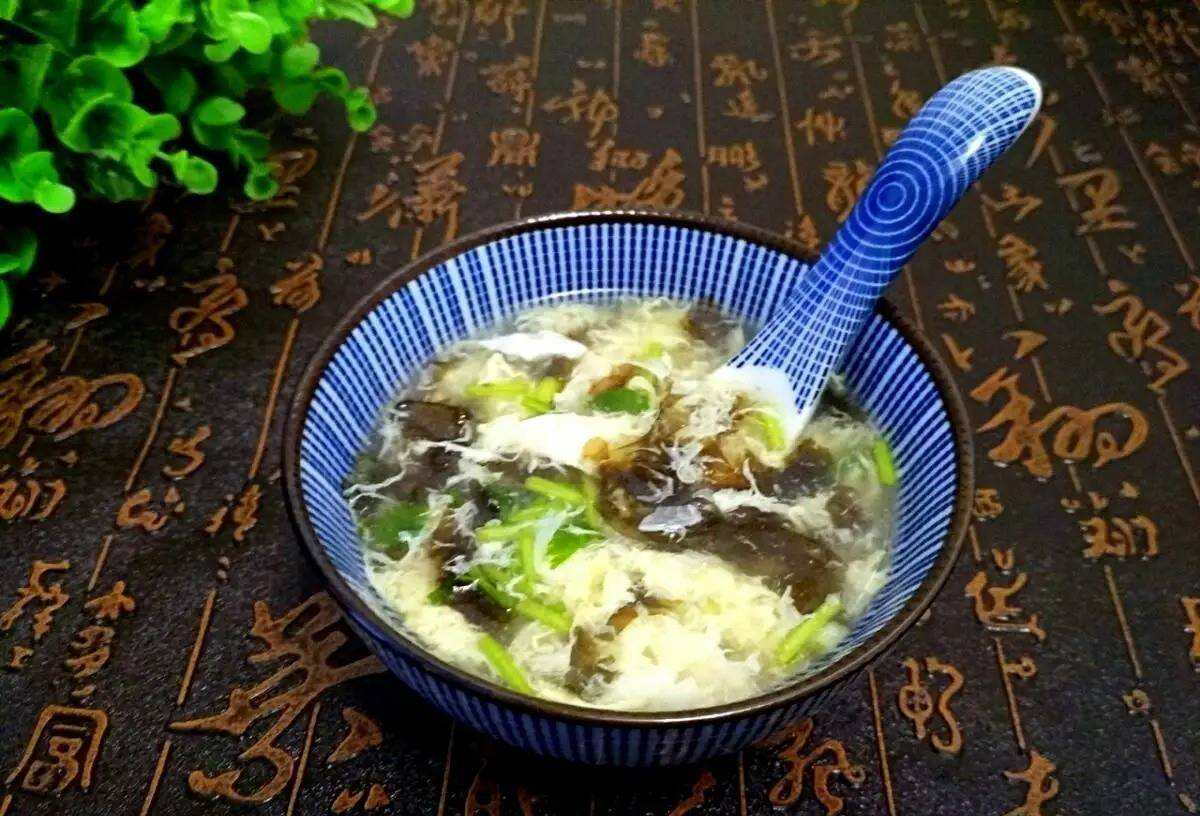 紫菜蛋花汤这样做,全家都夸你是大厨,做法简单又好喝_葱花_麻油_功效