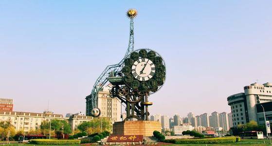 天津地标性建筑,造型奇特多为镂空,历史悠久中西交融,流光溢彩_钟表