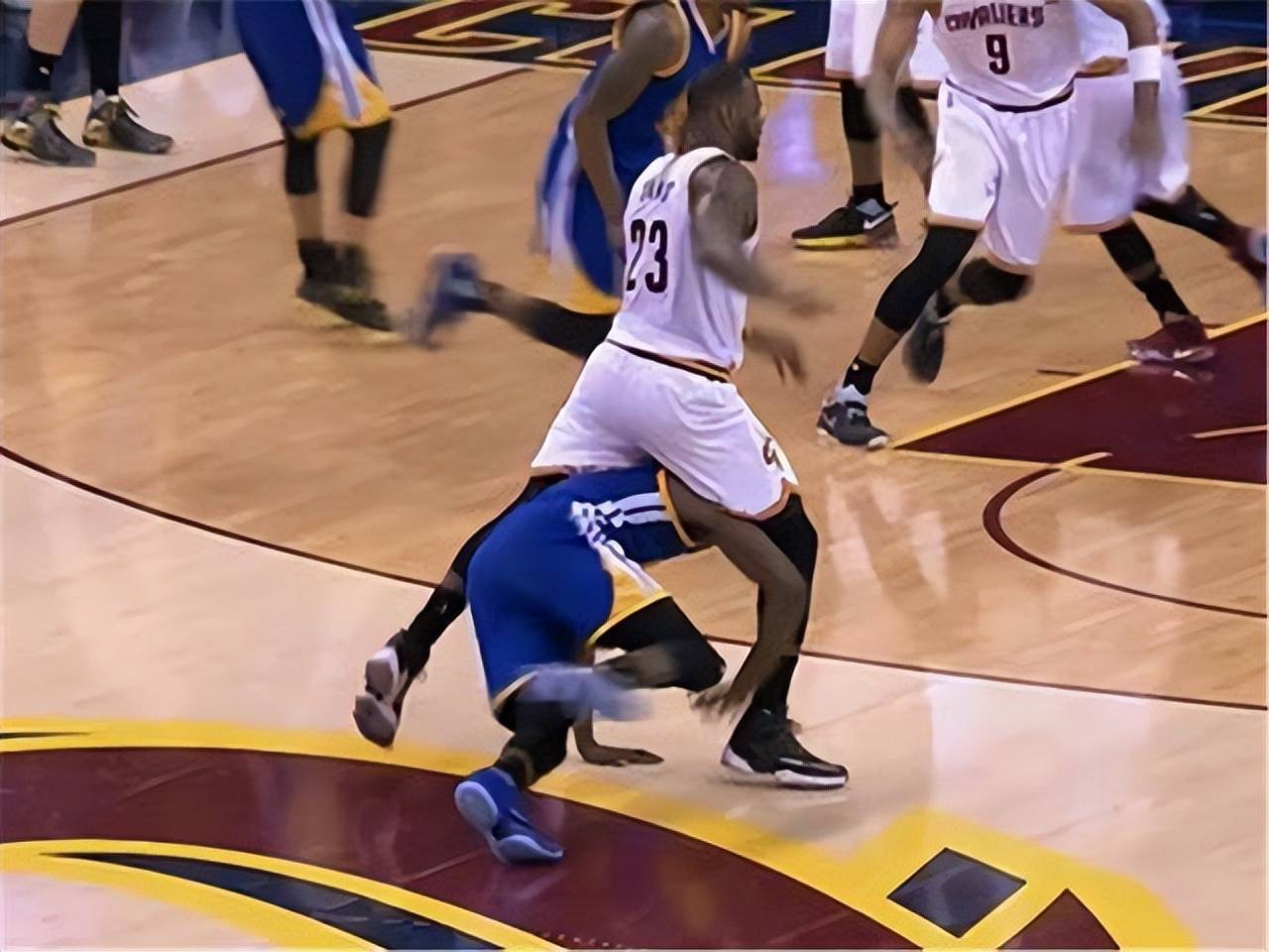 原创格林恶意犯规回放nba直播质疑裁判驱逐这很严重吗