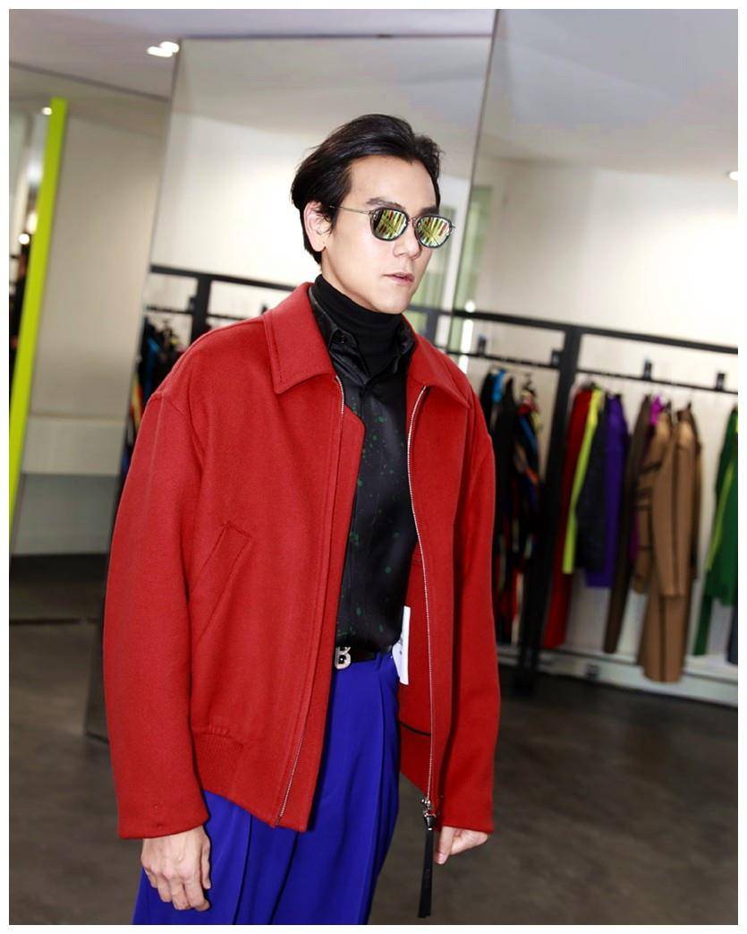 原创彭于晏与吴世勋合影两大男神齐亮相12岁年龄差看不出