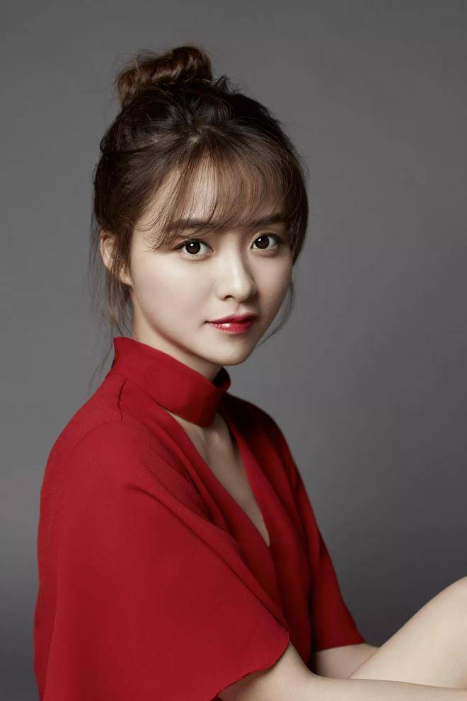 原创90后浙江美女余心恬写真美图俏丽多姿楚楚动人