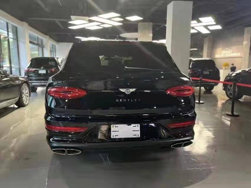 宾利 添越 宝石黑/黑鲸 2021款 4.0t 欧规版_搜狐汽车_搜狐网