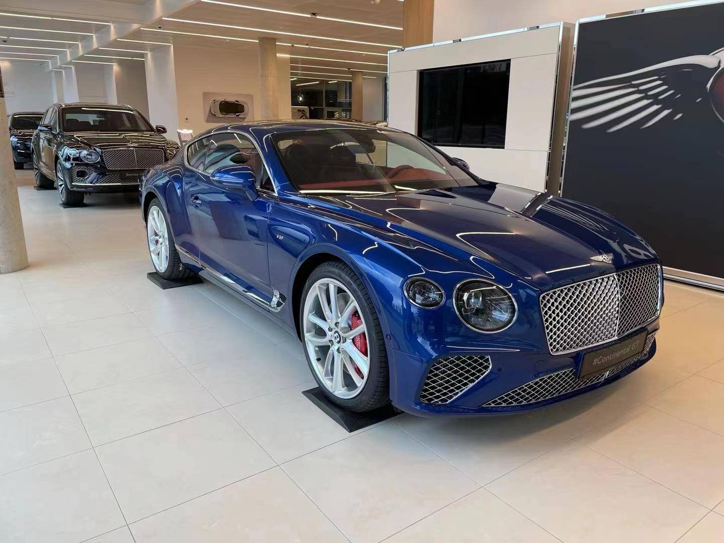 宾利 欧陆gt 亮片蓝/热刺红 2021款 4.0t 欧规版_搜狐汽车_搜狐网