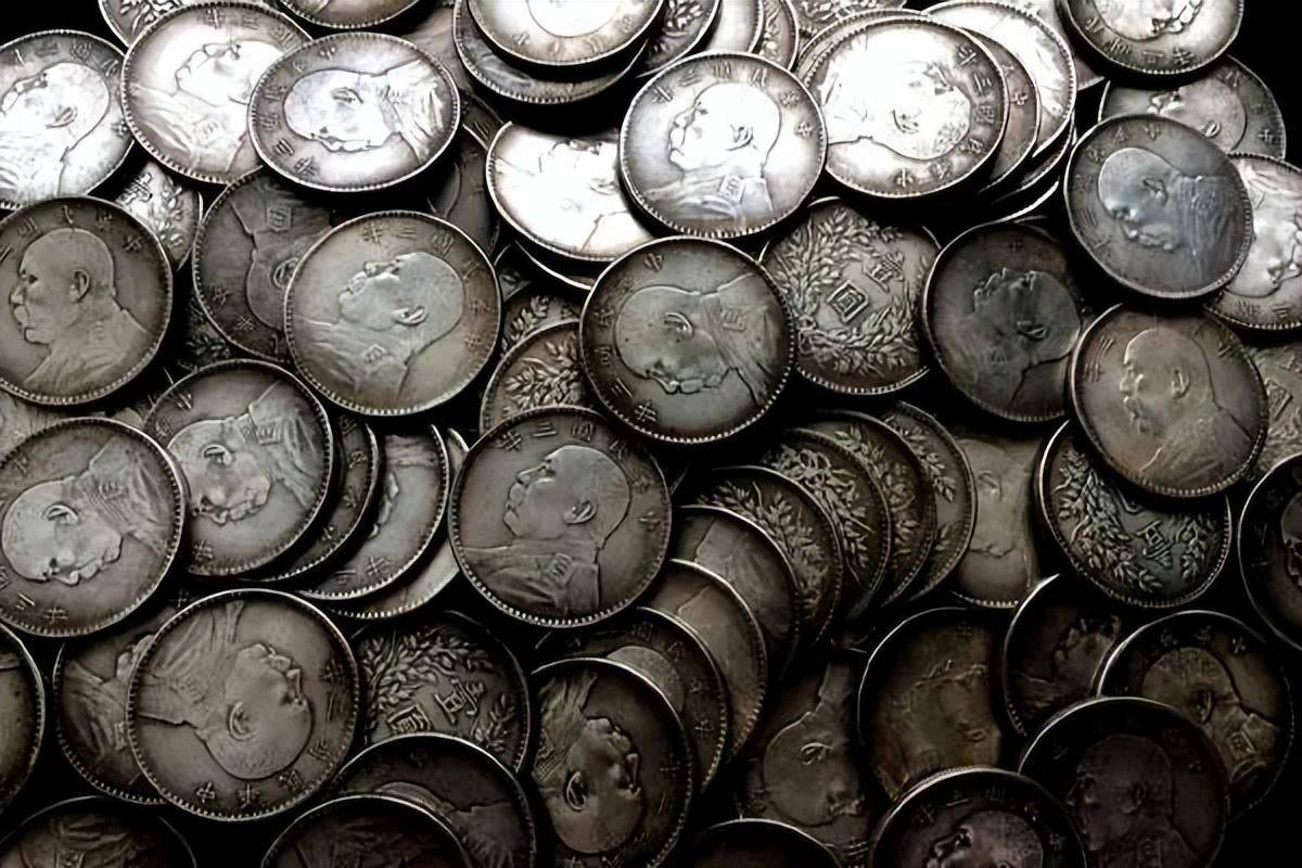 天上突然掉下了大量银币?是福还是祸?_银元_村民_地方武装