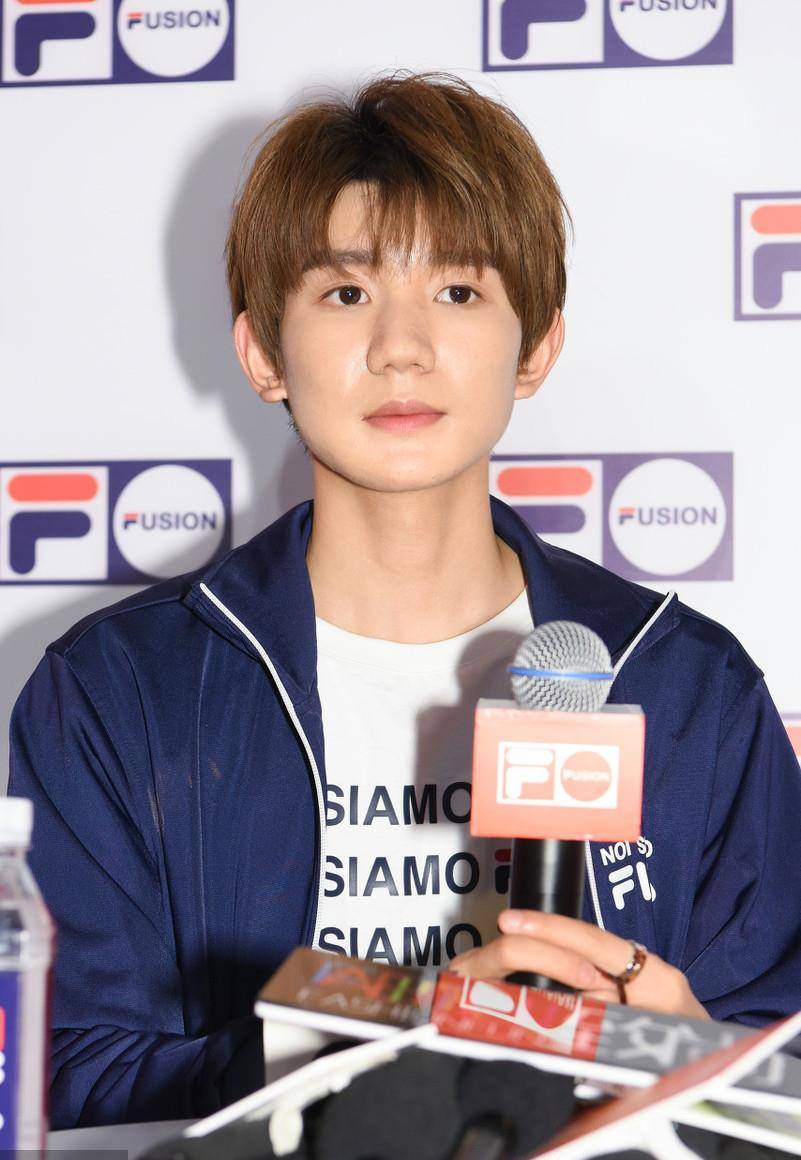 奔跑吧首期飞行嘉宾:黄明昊,关晓彤,杨迪.