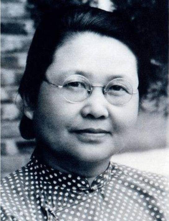 她是第一任卫生部长，丈夫冯玉祥，女儿冯理达参与非典救治工作