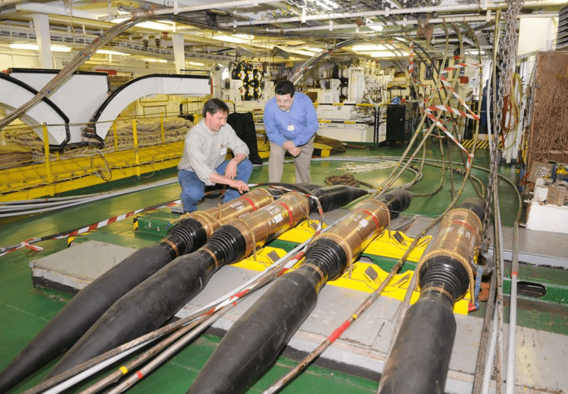 海底光缆事关通信网络安全若被切断损失会有多少你咋看