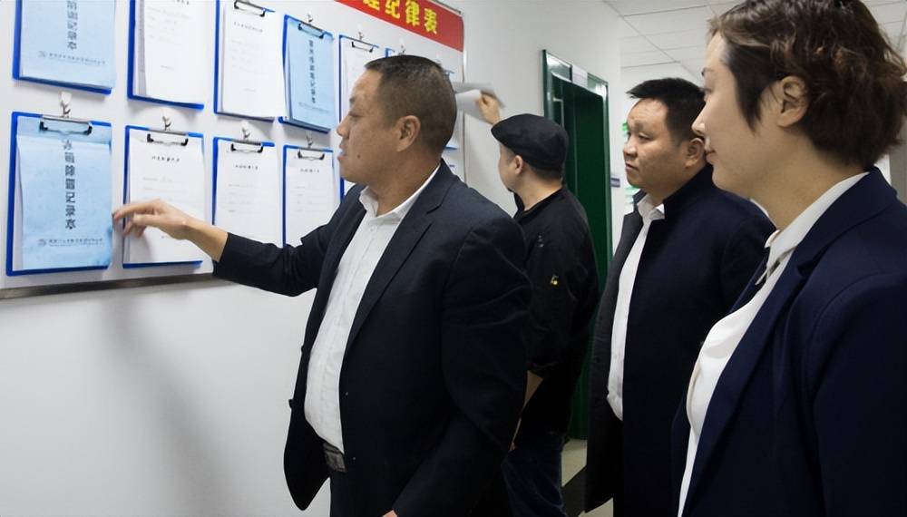 李锋致力苏陕协作荣获陕西省劳动模范称号