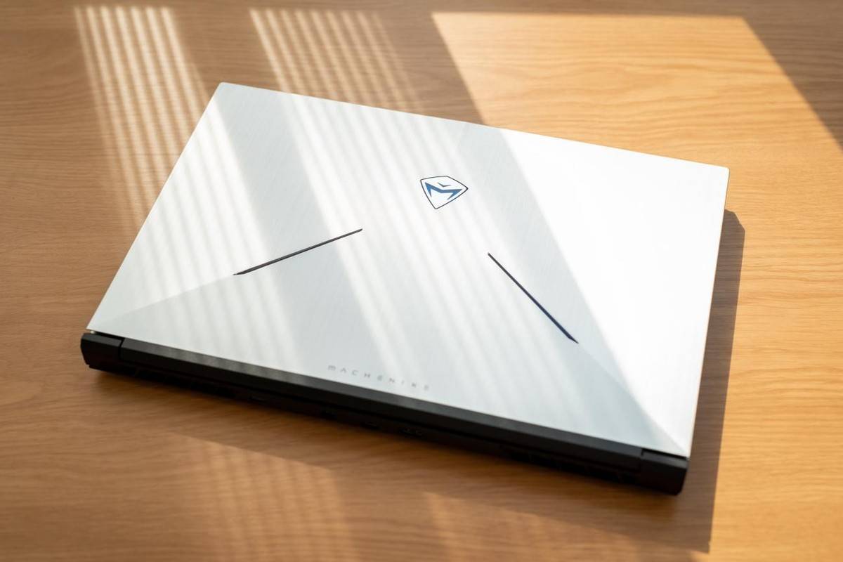 入门级的12代酷睿游戏本是否值得买机械师曙光15