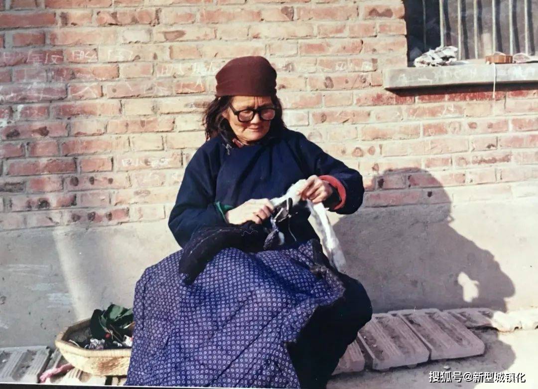 原创田宜龙母亲的手