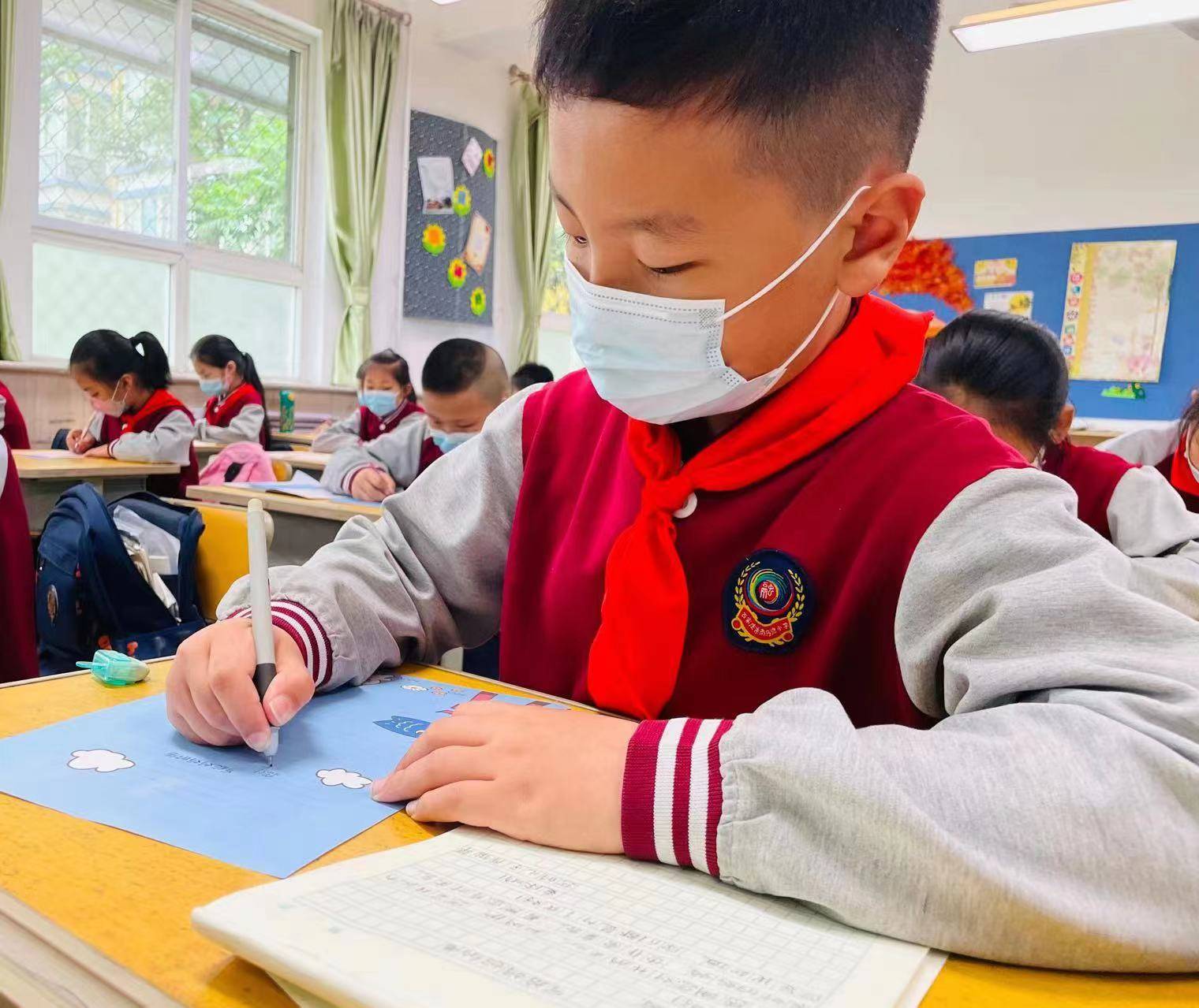 石家庄市南马路小学开展"母亲节为爱而感动"系列活动