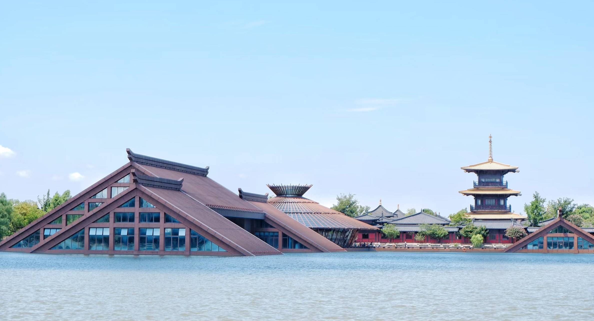 上海第一座埋在水底的博物馆,被称为水上浮宫,建在千年遗址之上_崧泽