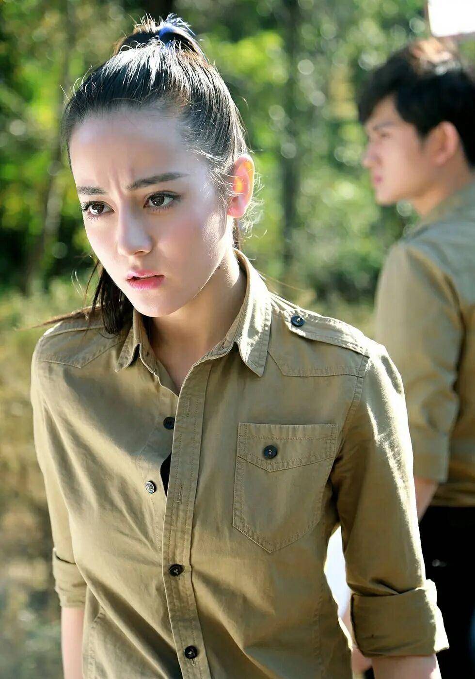 娱乐圈女星军装照大比拼你认为谁最具军人气质