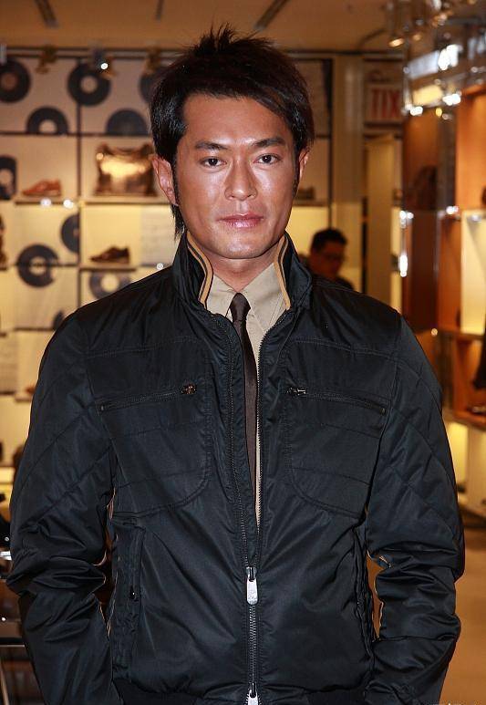 国外最美女星李成敏,最想嫁中国男星,他人帅心善还有点黑_古天乐_网友