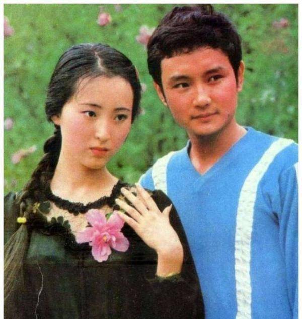 陈晓旭离世13年,当年陪她一同出家的丈夫,如今还俗再娶了吗?