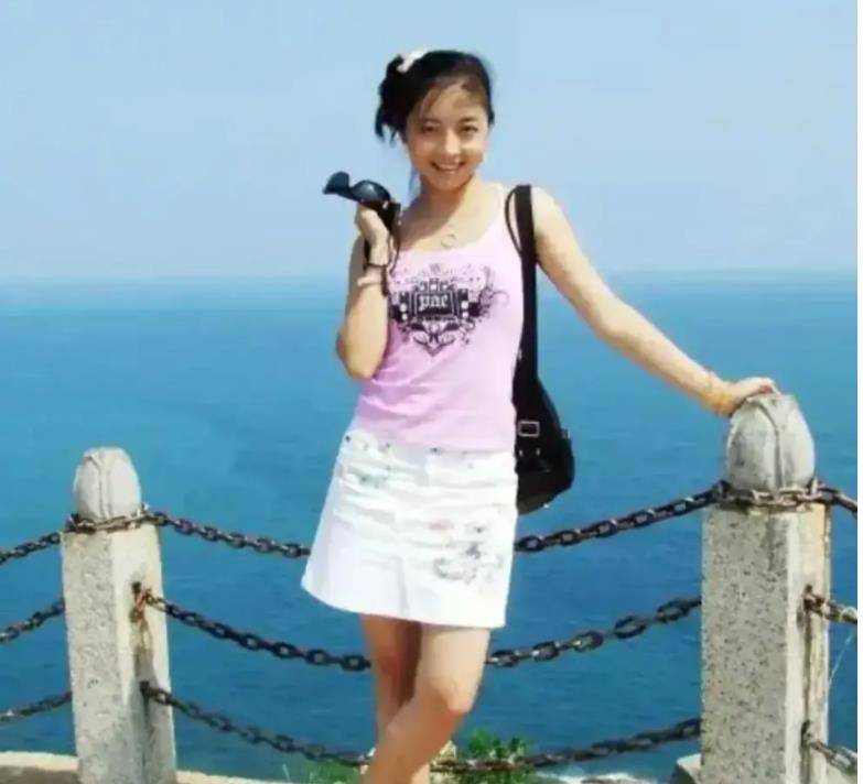 主持人佟瑶:7年前溺水身亡,只留下丈夫的眼泪和三岁的女儿_播音_领导