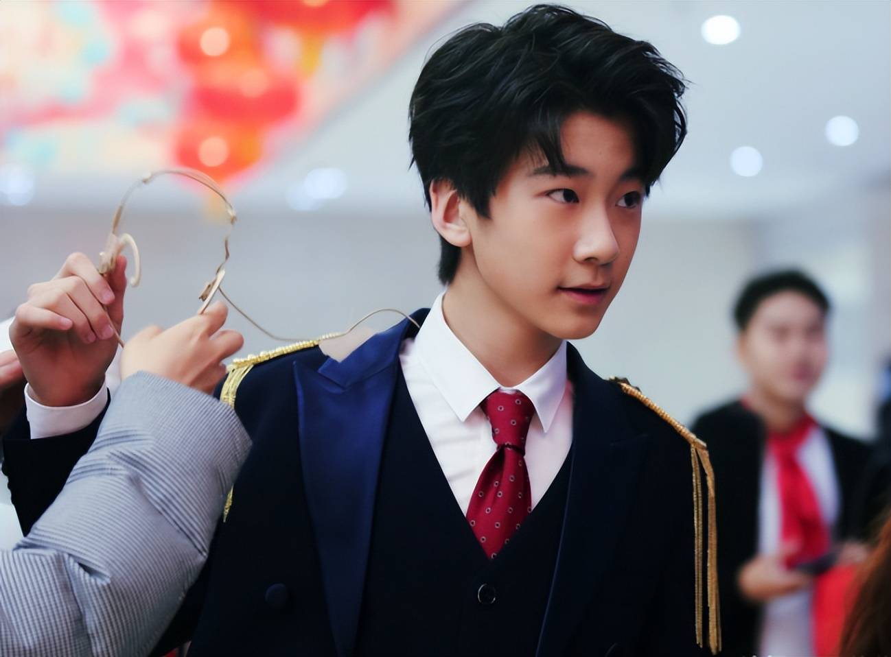 张亮儿子早恋后续:"小女朋友"两位同学"出战"争取恋爱隐私权_喻时代