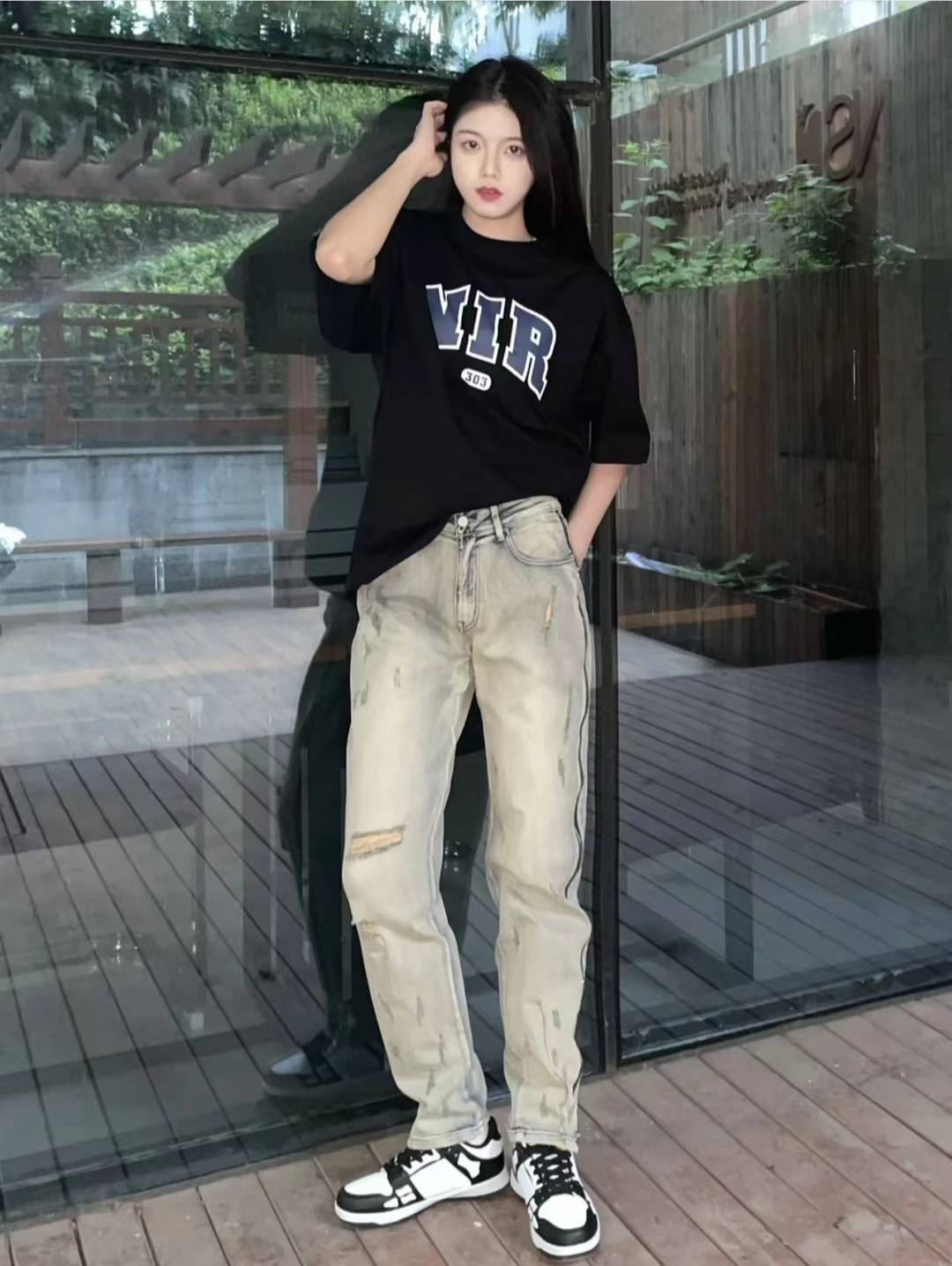 黑色t恤衫搭配什么颜色裤子好看