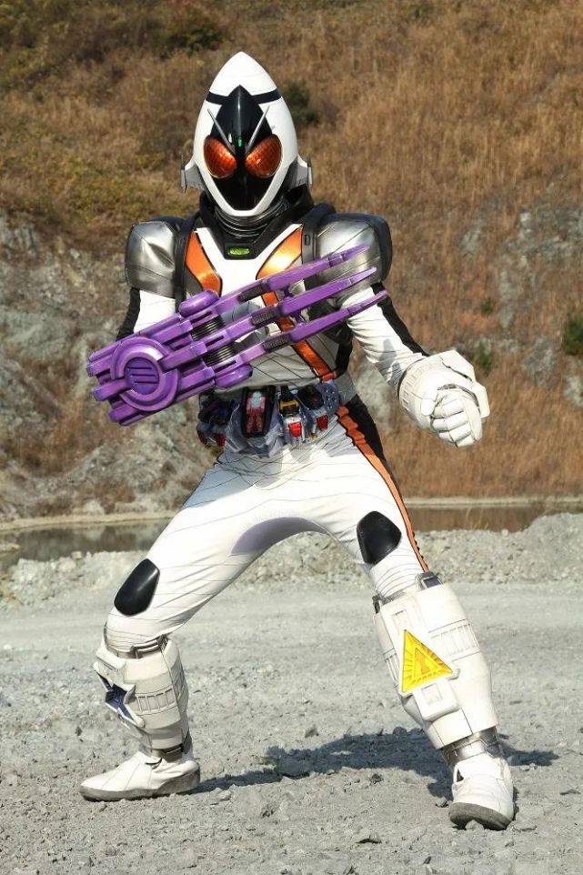 汇总平成新十年的爪子骑士 你知道几个 形态 武器 Fourze