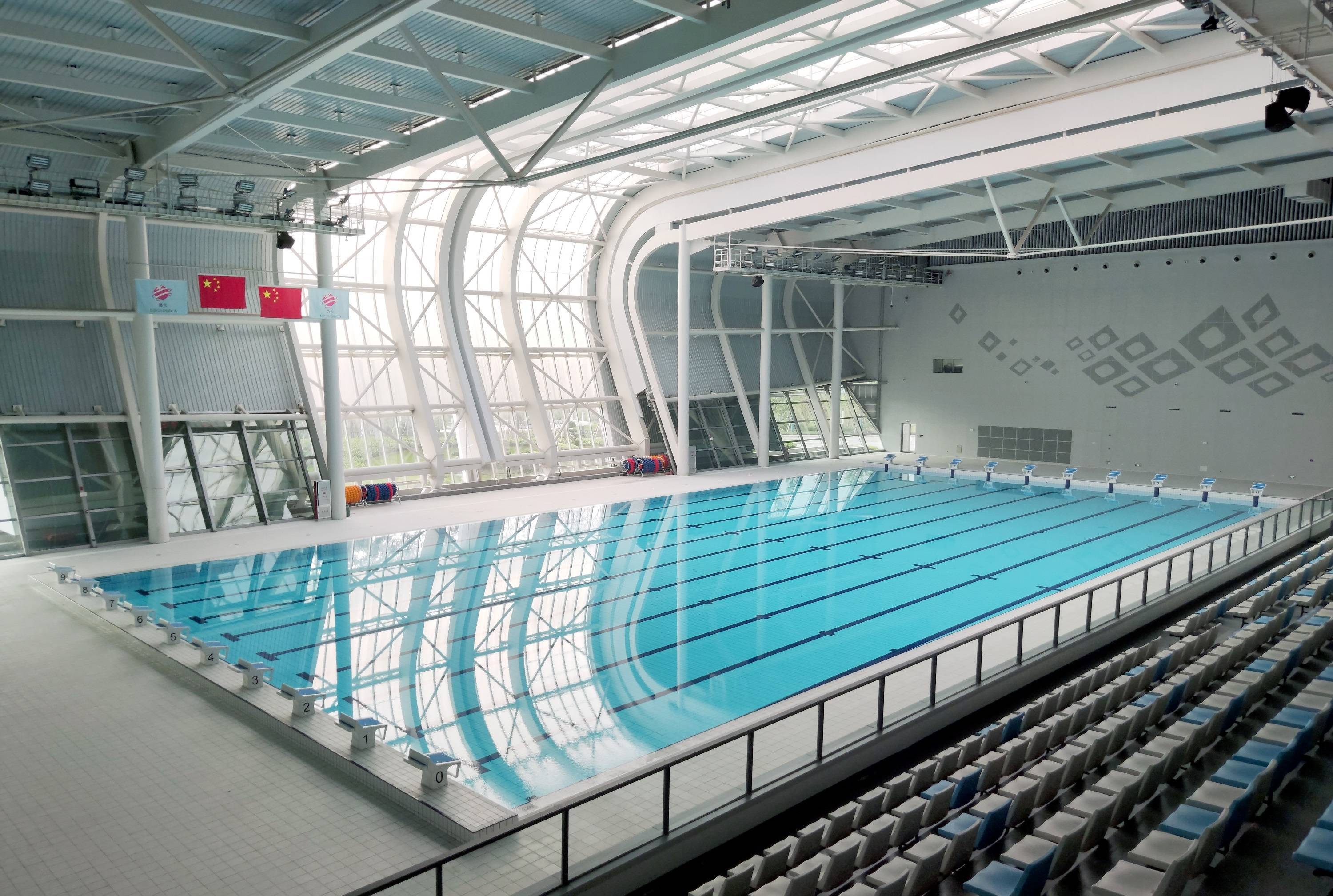 其中清远体育中心游泳馆水处理工程由水环境·生态行家——广东联盛水