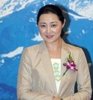 演员刘蓓和导演张黎的婚姻是演艺圈的一个好故事,不,在甜蜜的婚纱照