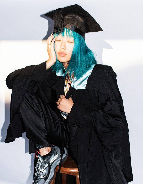 才华傍身的华裔女孩,年仅27岁_章凝_时尚_张宇