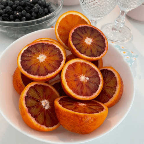 西西里岛血橙血橙家族发展至今,已延伸出了多个品种,不同品种的果皮