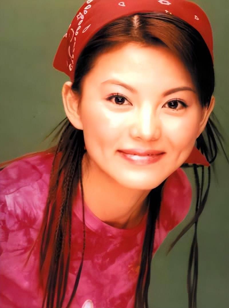 拍摄的电视剧《快嘴李翠莲》,还是发行的单曲《给我新鲜》,都是爆款