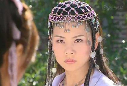 原创             戴网罩发饰的女子：杨幂仙、杨蕊美、景甜是来搞笑的吗？