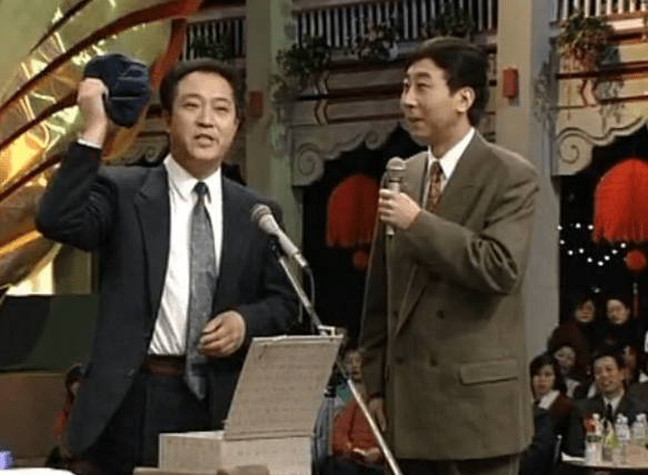 并且两个人相当有默契,1987年的春晚舞台上,两个人在《小偷公司》的
