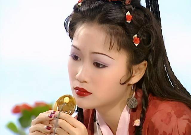 原创史上最美阿珂曾获发哥高赞如今成为要一件衣服炒热度