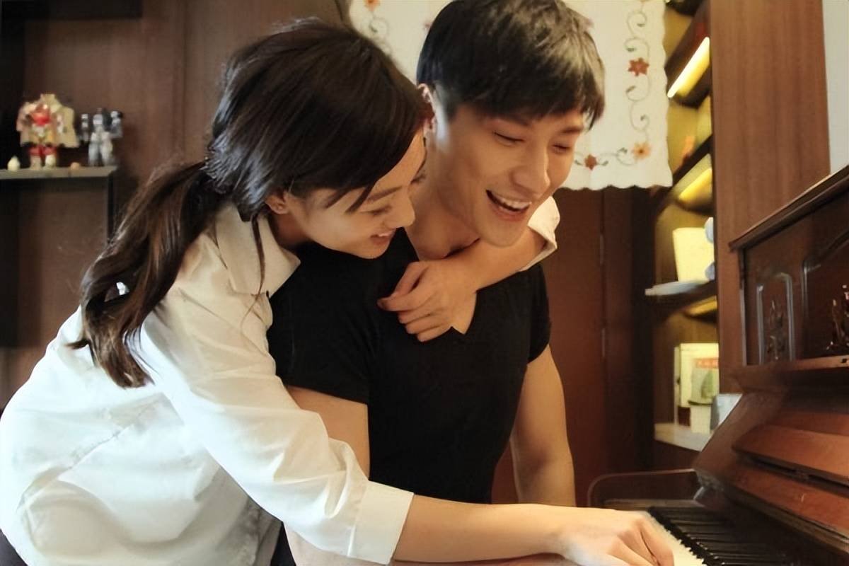 电影《我们的十年》:陪伴是最长情的爱