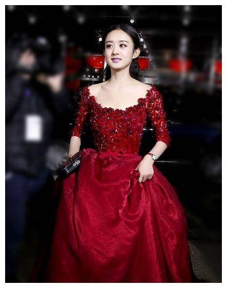 赵丽颖产后复出接广告大片,事业迎来高潮,一袭红裙美得惊艳_设计_红色