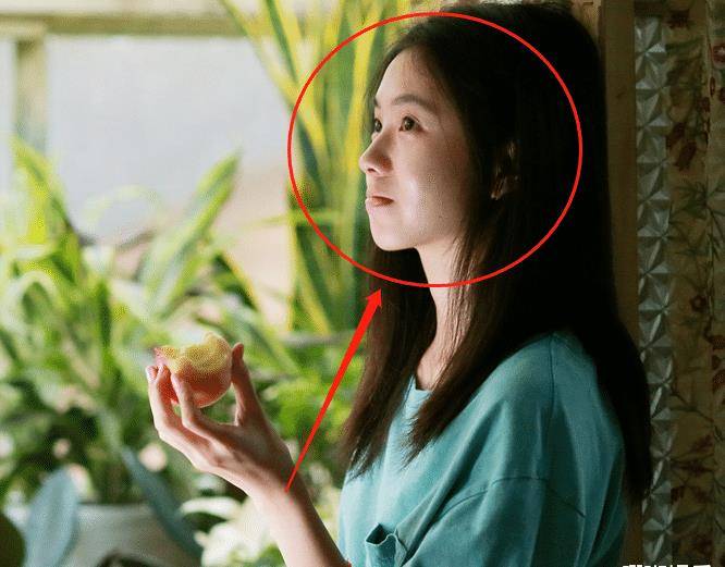 刘浩存告白戏花絮曝光素颜皮肤抗打镜头眼神真挚太有灵气了