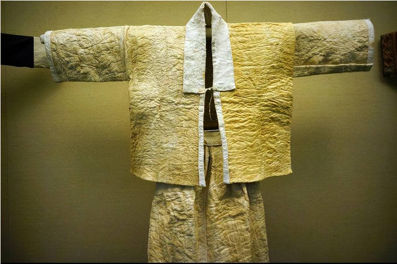 原创
西双版纳有一种“谜”样的树皮衣,可是想做一件衣服,却挺不容易