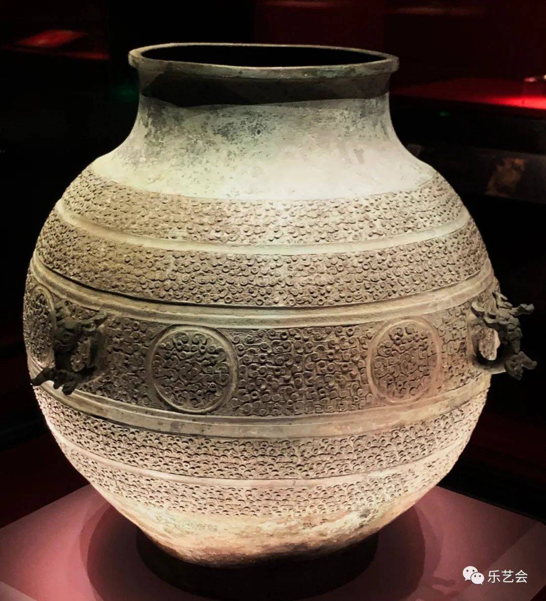 凤纹卣 蟠螭缶 青铜温鼎:无极斋分享《金色海昏—汉代海昏侯国历史与