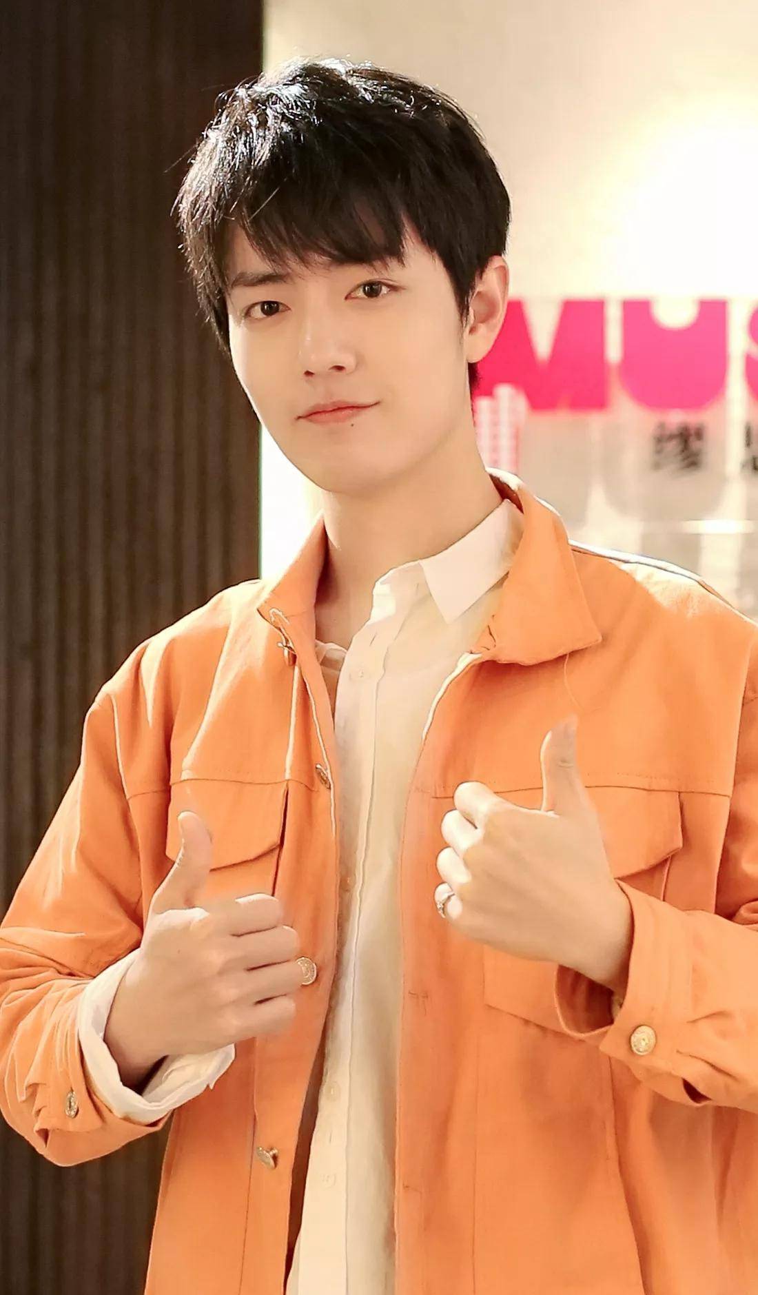 原创考古肖战只上过两次天天向上记录上下班和录制正片存档