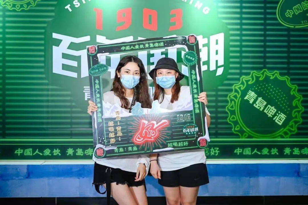 成为国内外电影中十里洋场的印记之一;1947年,青岛啤酒的广告宣传片