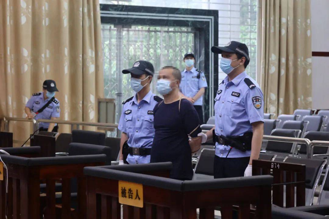 桂林市中级人民法院依法将罪犯佘荣平验明正身,押赴刑场,执行死刑