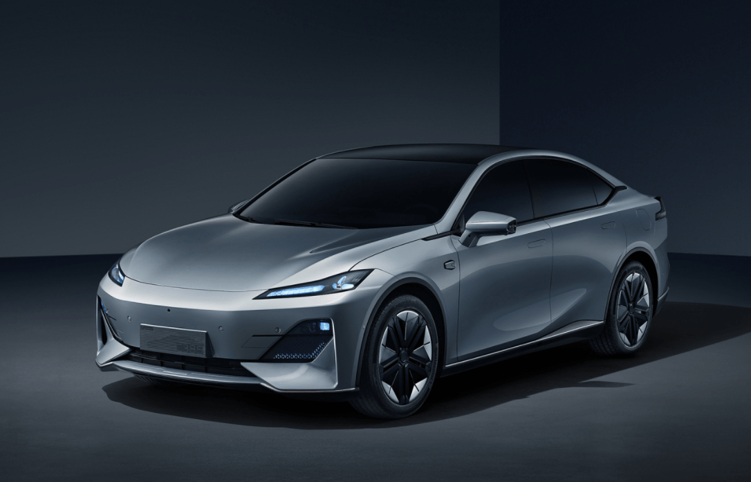 长安c385正式命名为深蓝sl03提供增程版本或15w左右起售