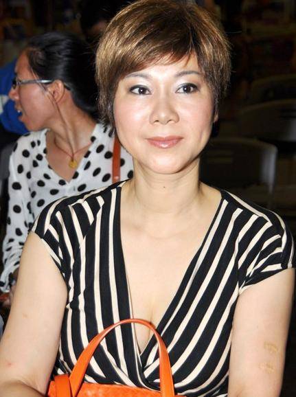 她23岁为了爱情退出国家队,在日本打球,后来拒绝为德国出战_曹燕华