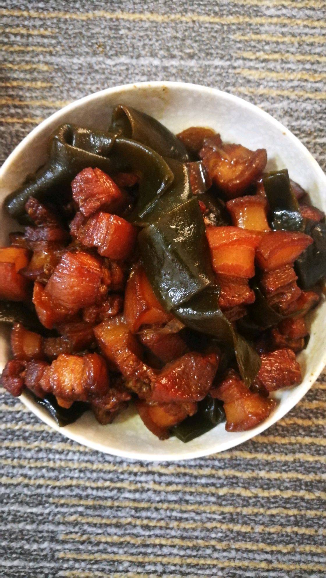 「红烧肉」的做法 配方,红烧肉这样做口感一点也不腻,软糯香甜_五花肉