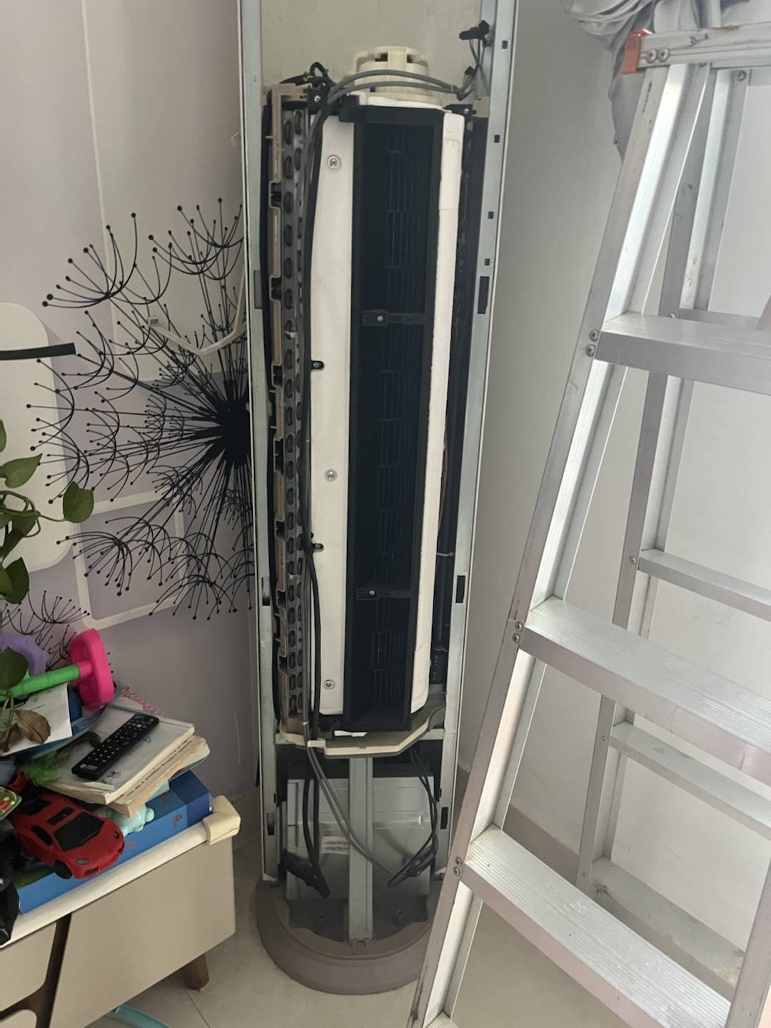 美的圆柱空调清洗