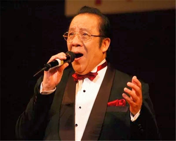 成名后的杨洪基参演过不少的歌剧表演,如《卡门》,《蝴蝶夫人》