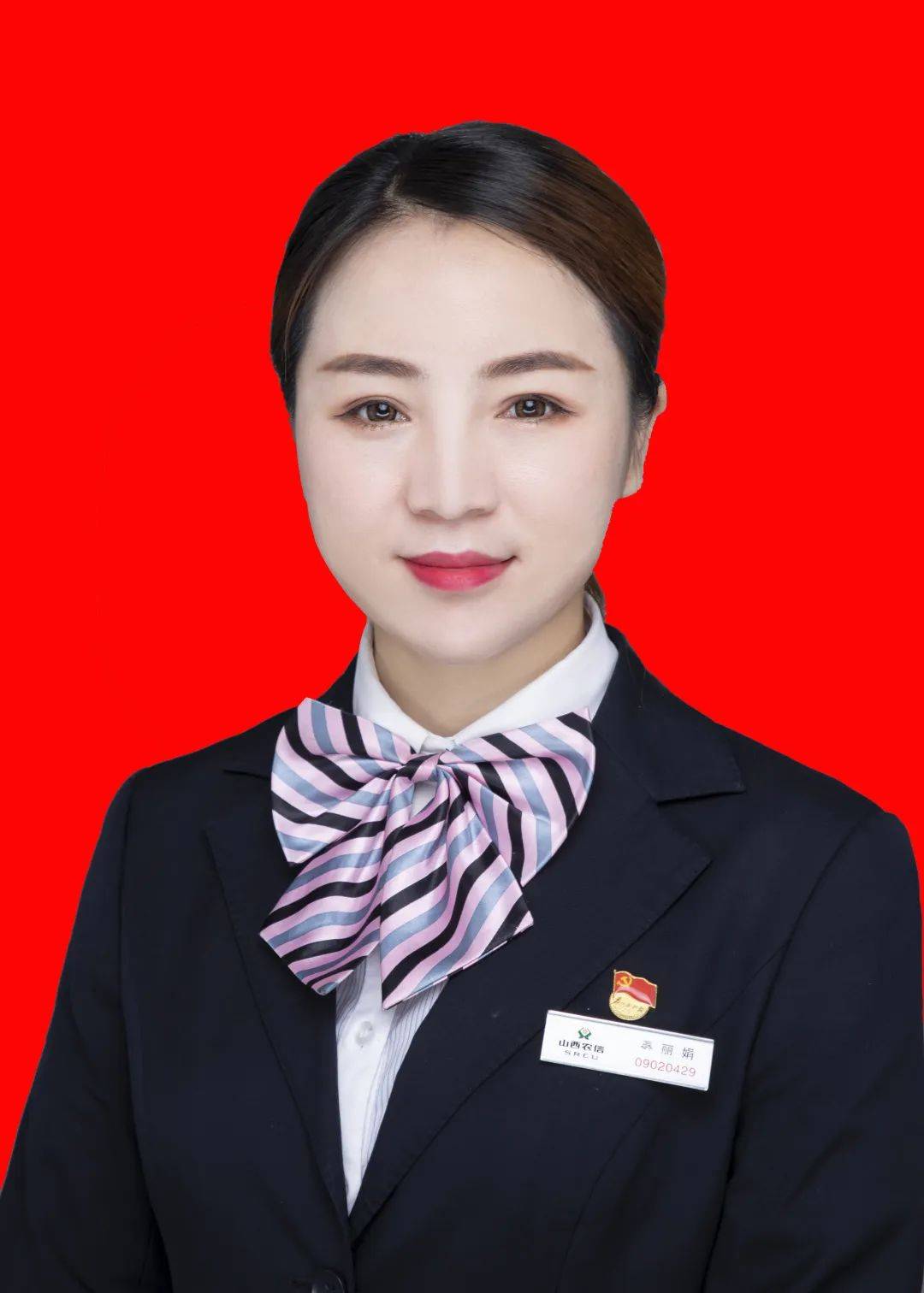 泽州农商银行广场支行秦丽娟:身先士卒冲在前 凝心聚力上台阶_营销