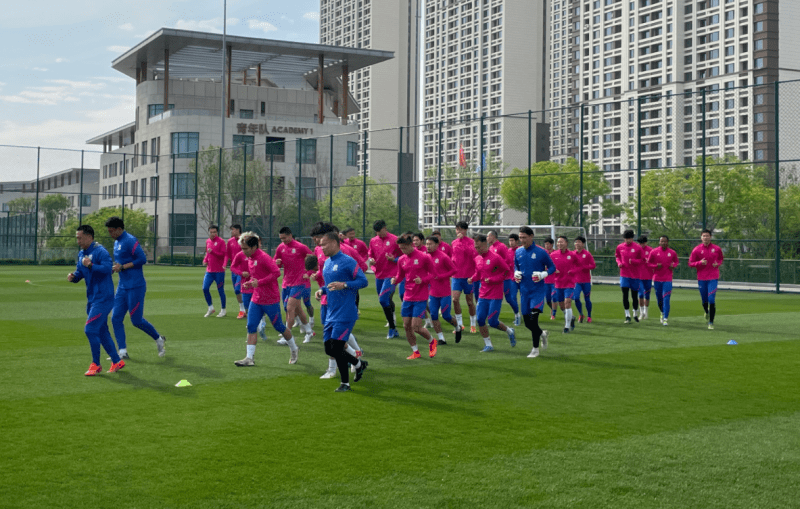 上海申花大连开练 成为首支在中超赛区训练的球队