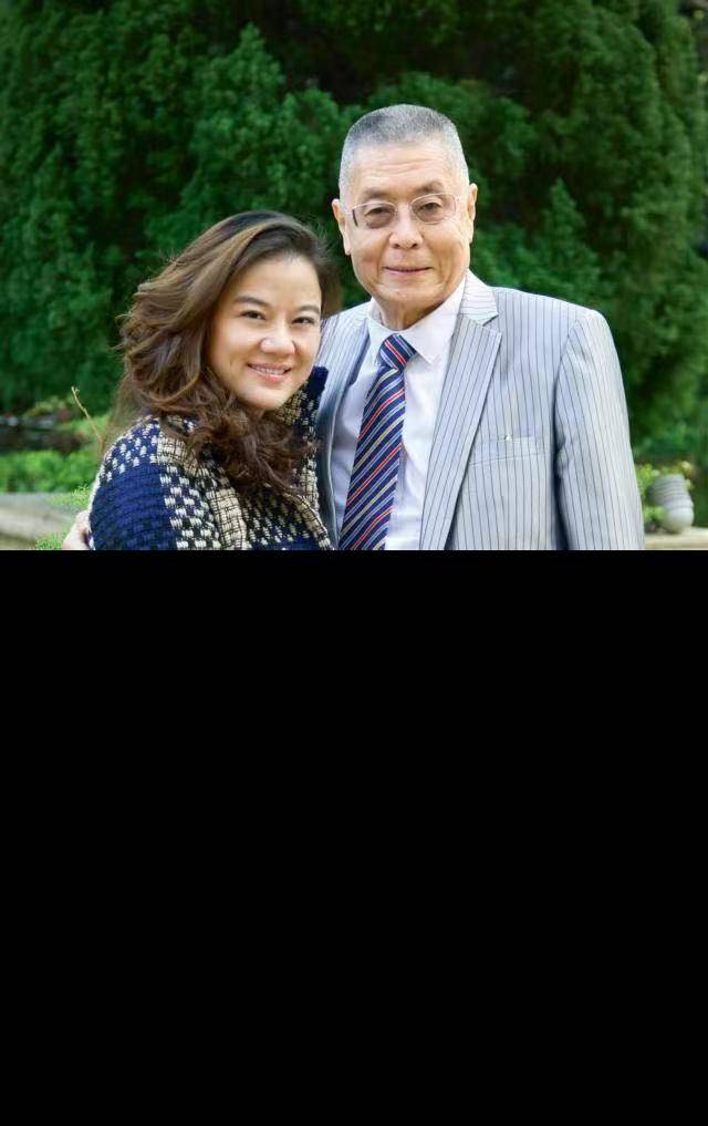 81岁钢琴大师刘诗昆成宠女狂魔两个月大的萌娃长相清秀极像妈妈